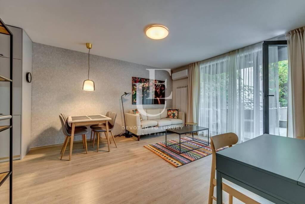 Oslo: A Modern Furnished With Parking
