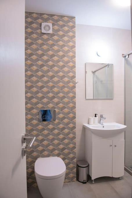 Oslo: A Modern Furnished With Parking Apartment Sofia